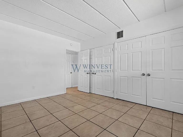 Presidential View Apartments — Photo 23