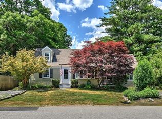 27 Knowlton St, South Hamilton, MA 01982