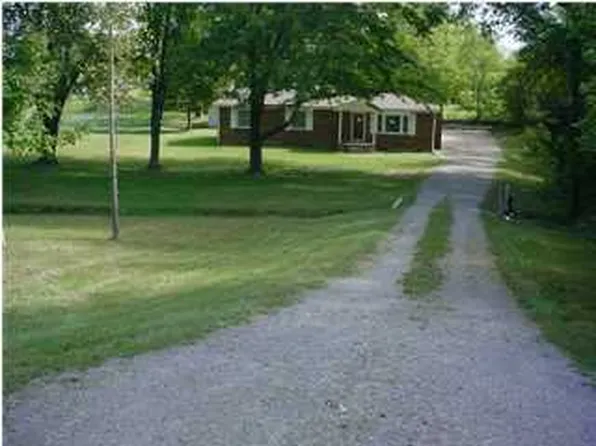2038 S Wilson Rd, Radcliff, KY 40160