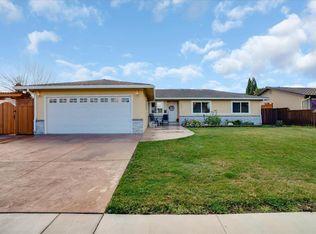 1320 Redwood Ln, Gilroy, CA 95020