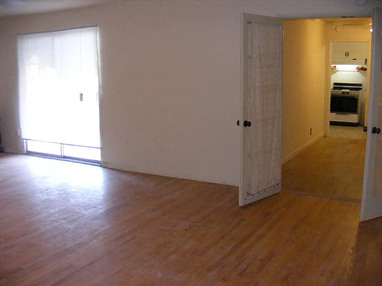 15252 Devonshire St — Photo 13
