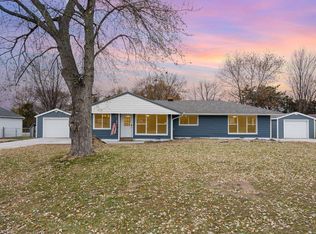 2114 Avalon Cir, Bay City, MI 48708