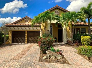 8009 36th Street Cir E, Sarasota, FL 34243