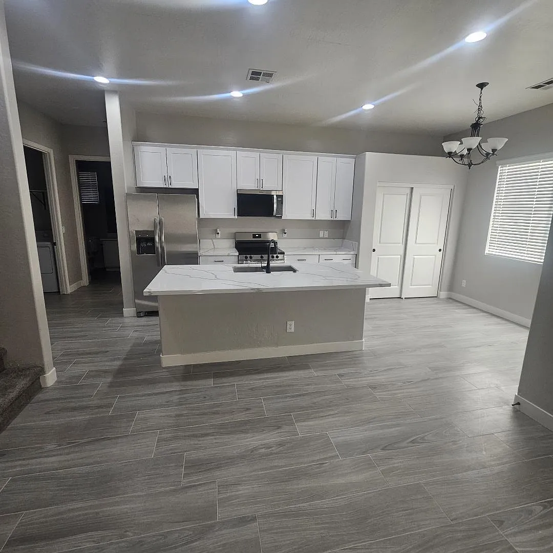 6606 S 50th Ave — Photo 1