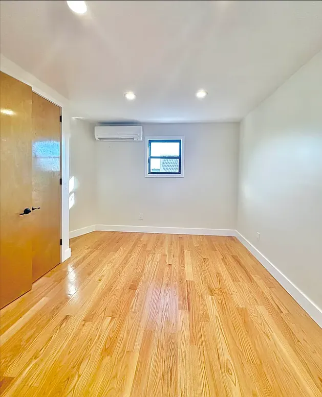 Building Photo - 1210 Flatbush Ave #3