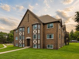 Candlewyck Apartments