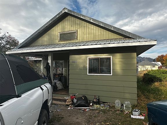 2nd image of 213 N Jefferson St