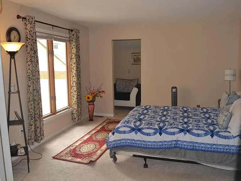 34 Falcon Ct — Photo 6