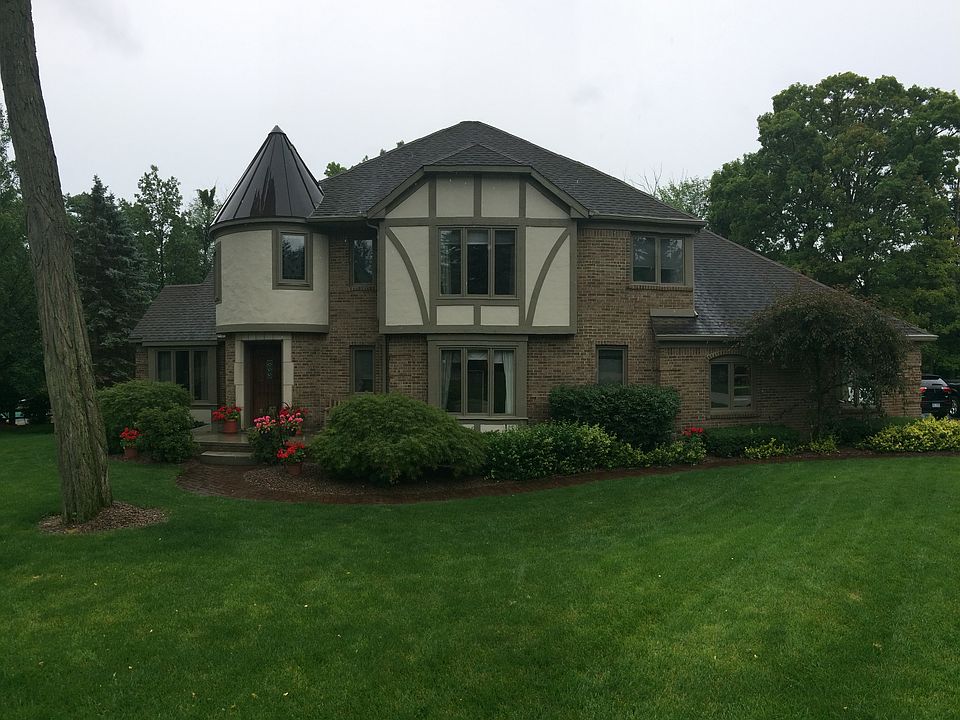 1st image of 32511 Camborne Ln