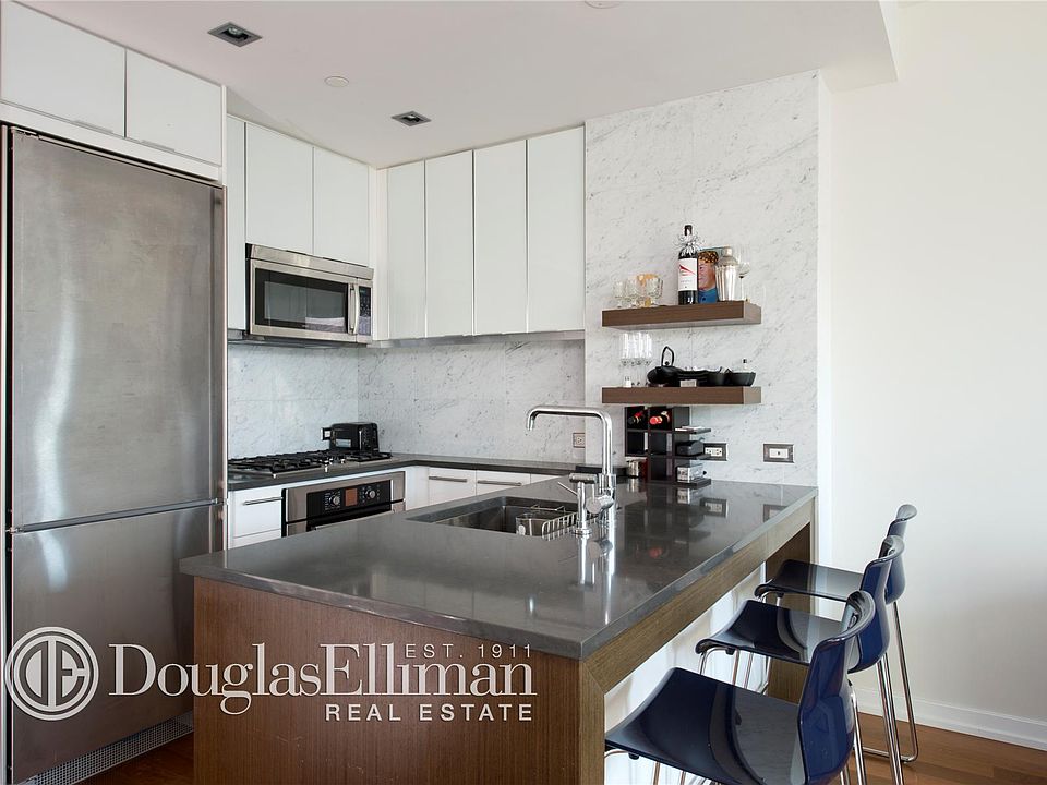 2nd image of 58 Metropolitan Ave APT 4J
