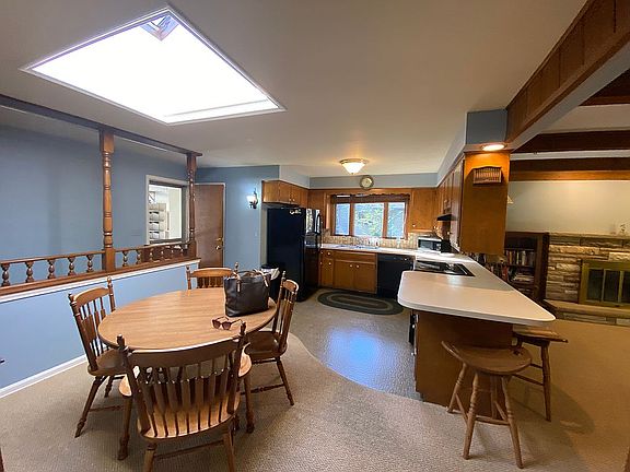 4th image of 2437 Danbury Dr SE