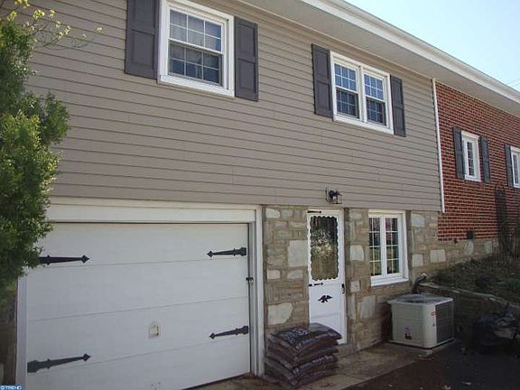4th image of 3905 Patrician Dr
