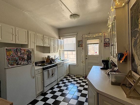 3rd image of 2511 E Belleview Pl #O