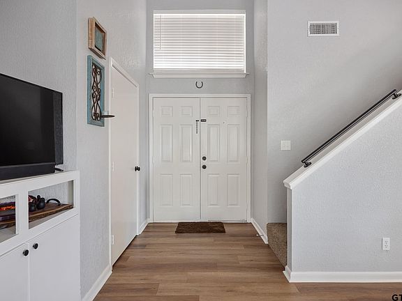 4th image of 5717 Eaglewood Cir