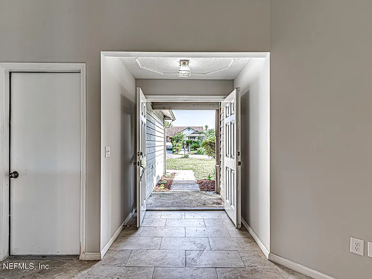 8516 Bending Branch Ct — Photo 6