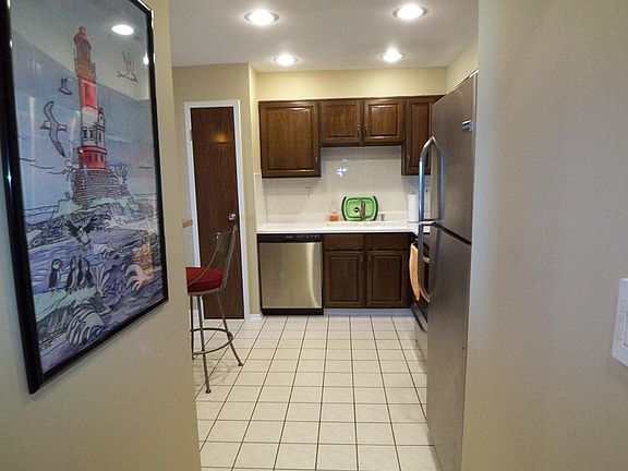3rd image of 1717 W Crystal Ln Unit 709