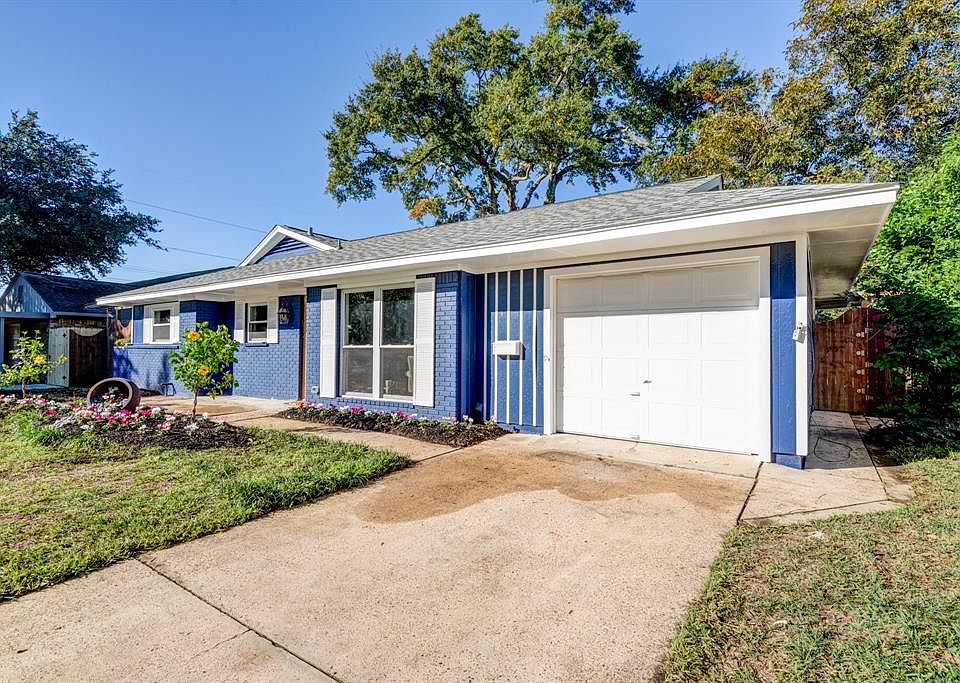 1st image of 3015 Larknolls Ln