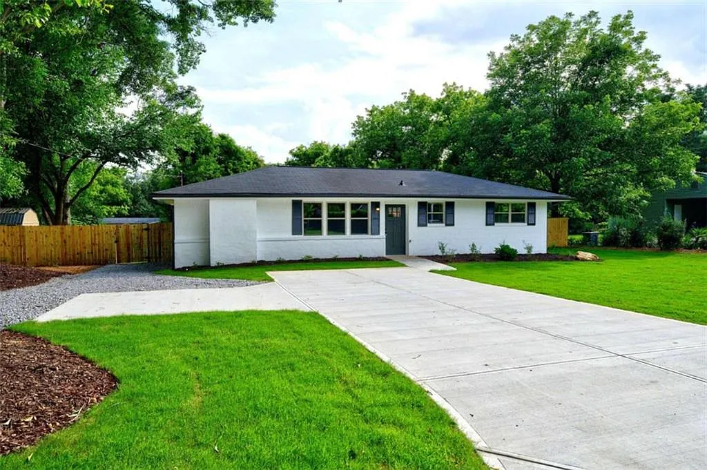 4 bed, 2.0 bath, 1200 sqft, $1,900 — Photo 2