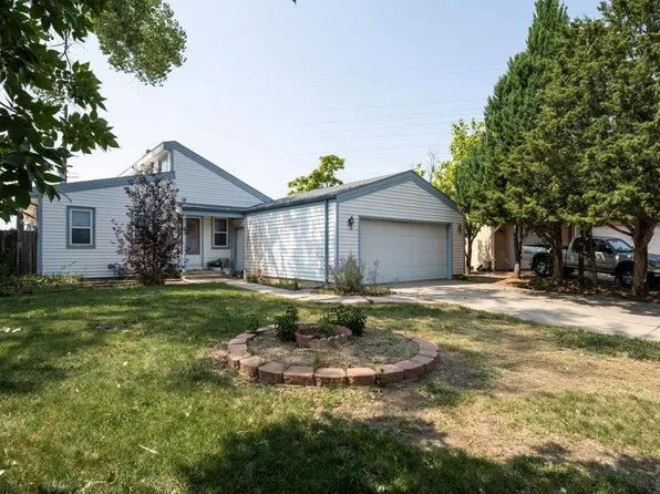 14 Crested Hill Ct, Pueblo, CO 81008