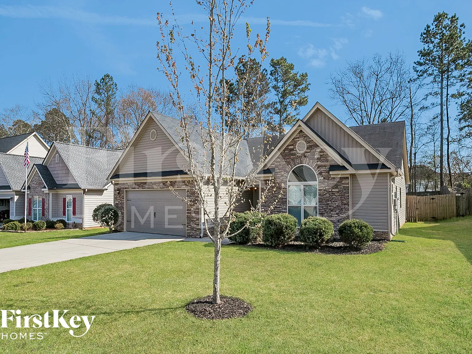 3 bed, 2.5 bath, 1963 sqft, $2,320 — Photo 2