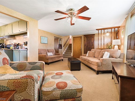 4th image of 1626 Monter Ave