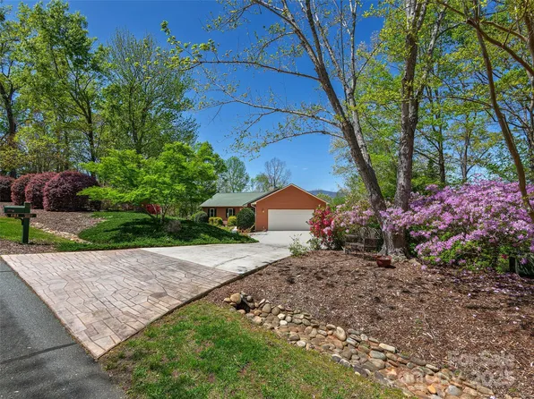 121 Canoe Dr, Mill Spring, NC 28756
