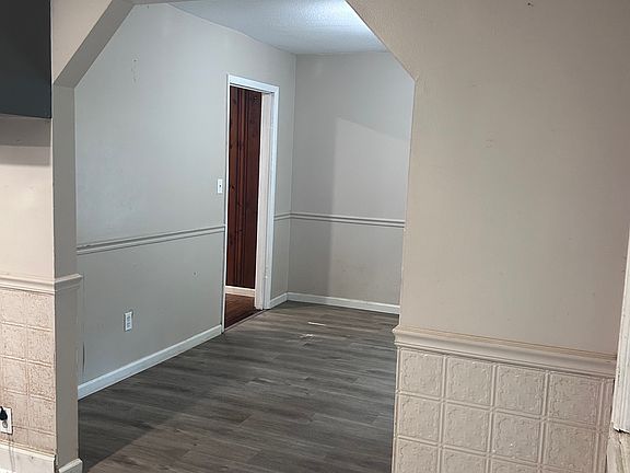 3rd image of 1110 Jay St