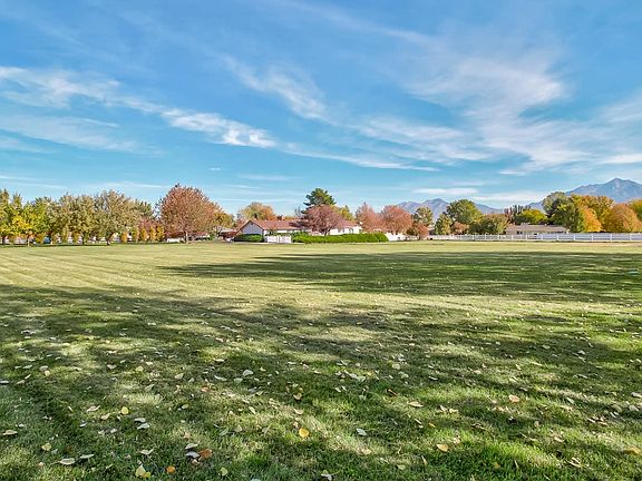 5th image of 2665 W Horseshoe Cir