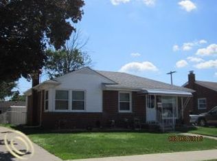 28330 Edward St, Roseville, MI