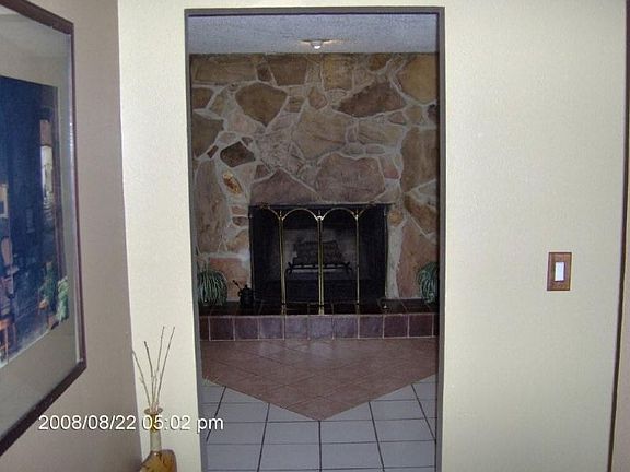 2nd image of 3817 Hill St