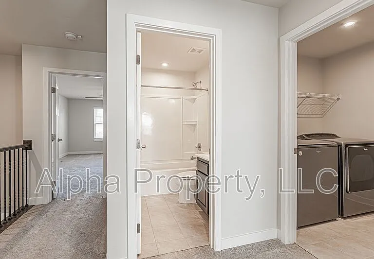 300 Huntingdale Pl — Photo 9