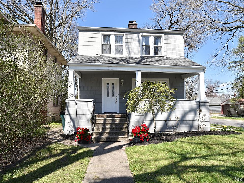 1st image of 371 E Lewiston Ave