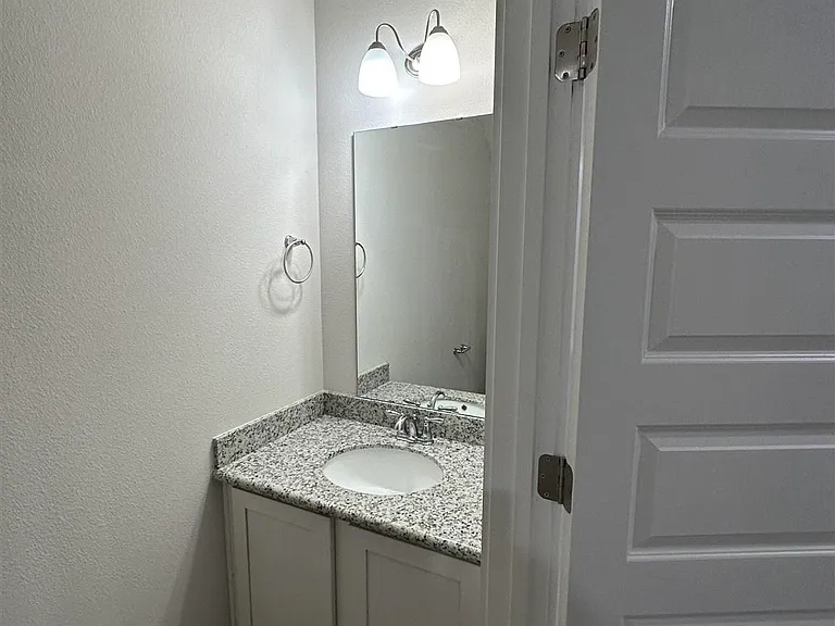 1542 Iroquois Ct — Photo 7