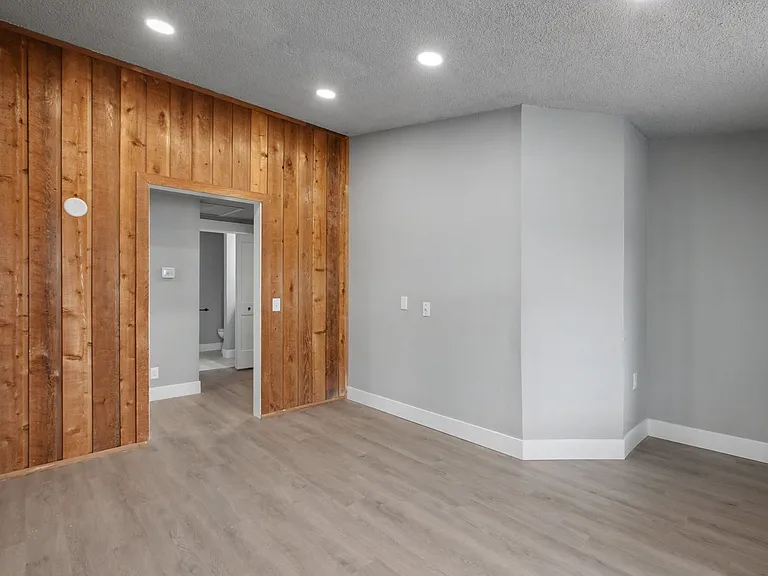 322 S Birch St — Photo 15
