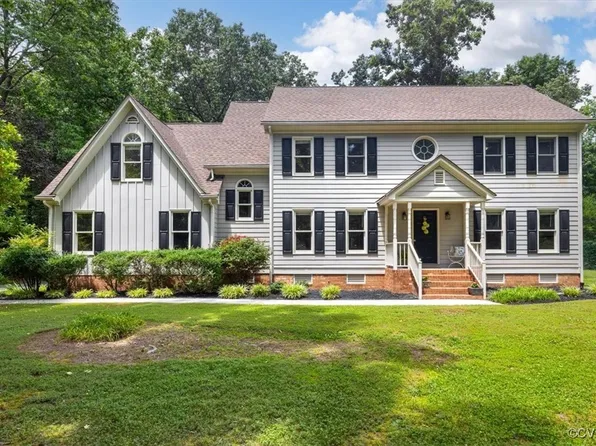 607 Rivers Bend Cir, Chester, VA 23836