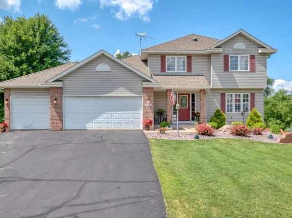 100 Barkley Cir W, Cannon Falls, MN 55009