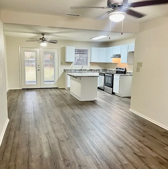 407 Drake Blvd — Photo 5