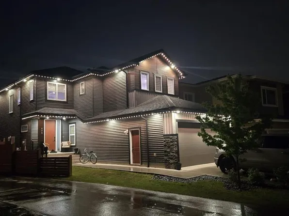 228 36th St SW, Edmonton, AB T6X 2W5