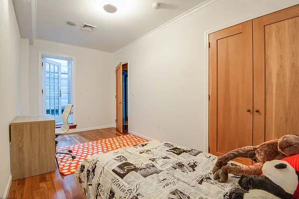 Rented by Julianna Realty Corp | media 41