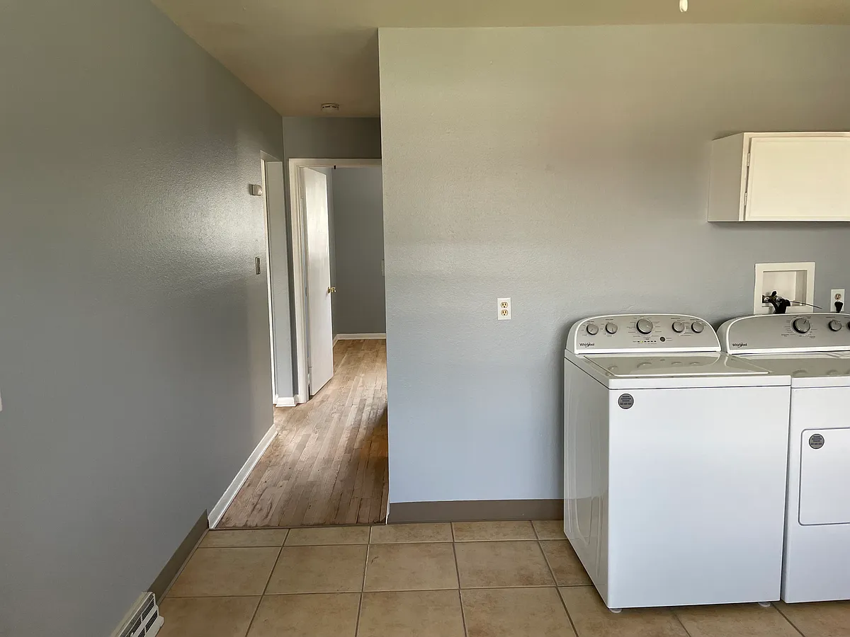 Building Photo - 111 Valentine Ln #2