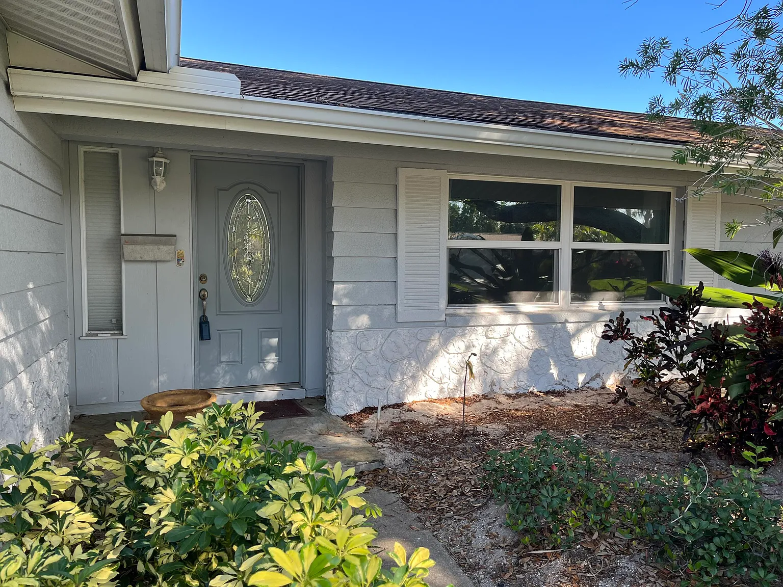 4 bed, 2.5 bath, 2034 sqft, $4,000 — Photo 2