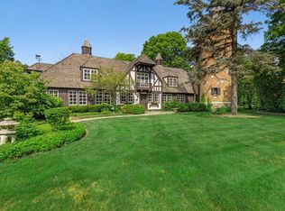 550 Hathaway Cir, Lake Forest, IL 60045