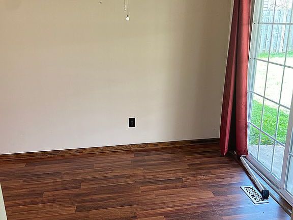 4th image of 5520 Edgewood Dr
