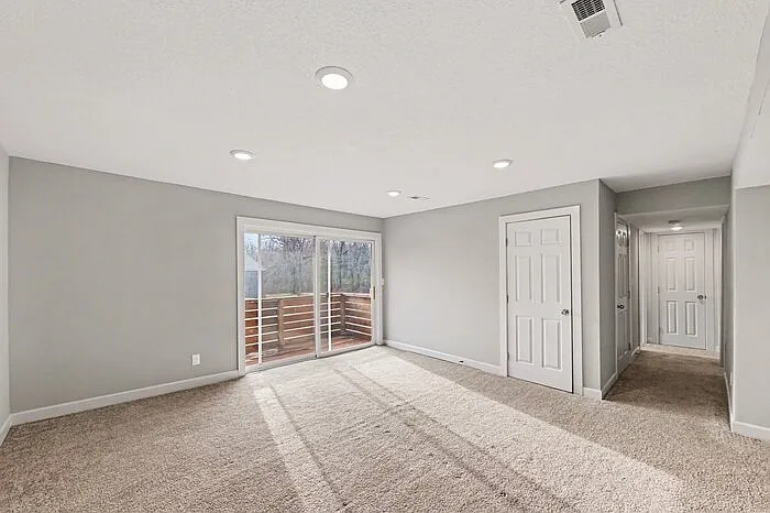1 bed, 1.0 bath, $935 — Photo 2