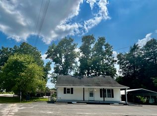 1445 S Walnut St, Upton, KY 42784