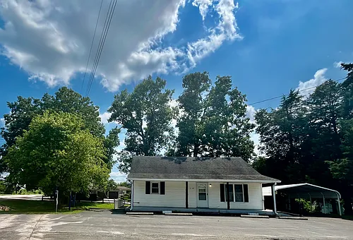 1445 S Walnut St Photo 1