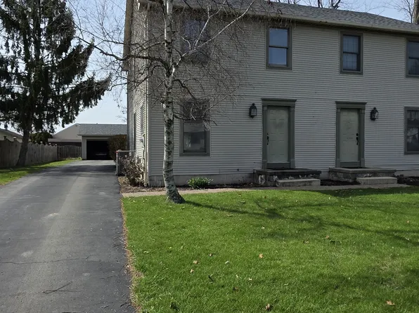 5635 London Dr APT A, Youngstown, OH 44515