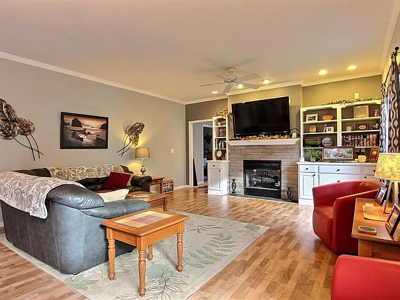 4th image of 10555 Ontario Dr
