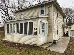 34 Oak St, Hillsdale, MI 49242