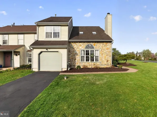 6 Aspen Ct, Newtown, PA 18940